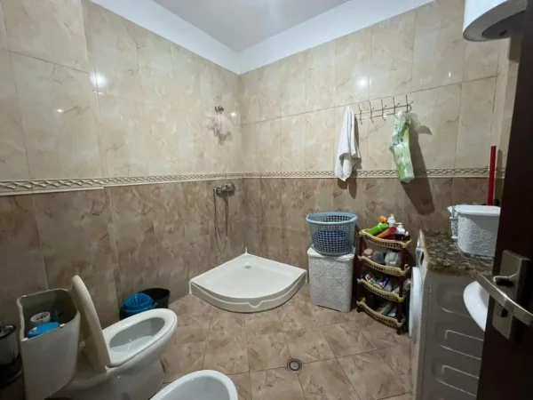 Tirane, shitet apartament Kati 5, 65 m² 78.000 € 
