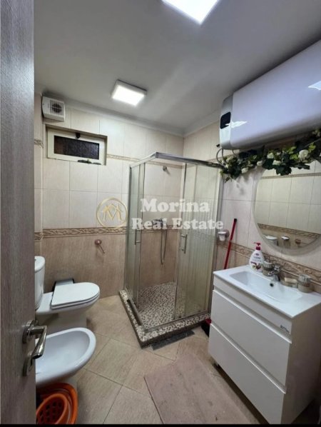 Tirane, jepet me qera apartament 2+1 Kati 4, 85 m² 700 € (Qender)