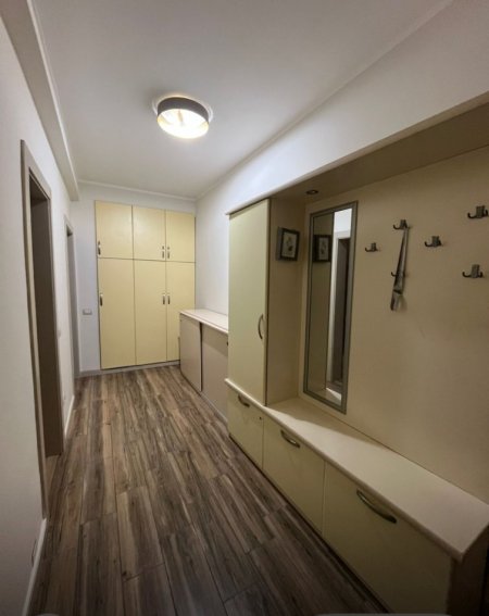 Durres, jepet me qera afatgjate apartament 2+1+Aneks+Ballkon +garazhd Kati 4, 105 m² 50.000 leke (Marta Buda)