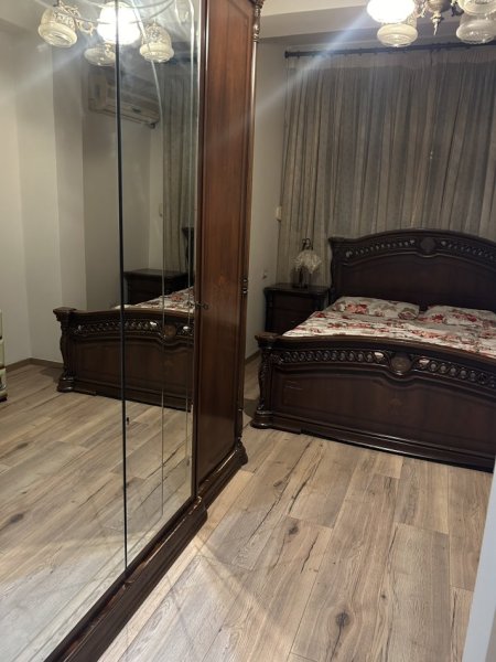 Durres, jepet me qera afatgjate apartament 2+1+Aneks+Ballkon +garazhd Kati 4, 105 m² 50.000 leke (Marta Buda)