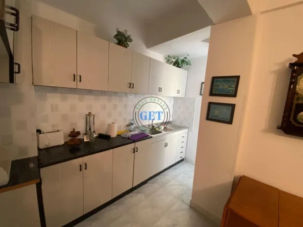 Durres, jepet me qera apartament 1+1 Kati 3, 300 € 