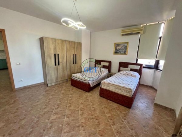 Durres, jepet me qera apartament 2+1+Ballkon , 400 € (muzeumi durres)
