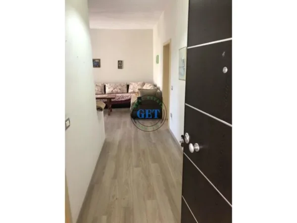 Durres, jepet me qera apartament 1+1 , 70 m² 320 € (Prane shkolles Marie Kaculini)