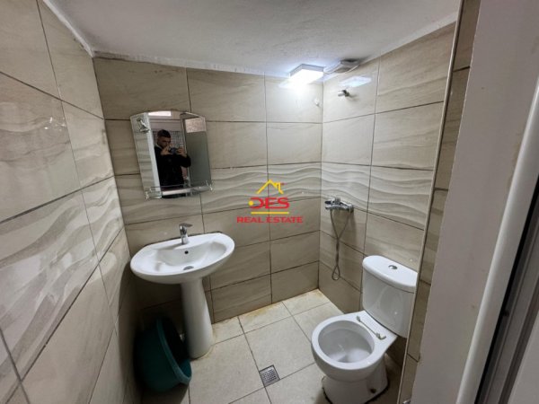 Vlore, jepet me qera apartament 1+1 Kati 0, 65 m² 250 € (Rruga Çamëria)