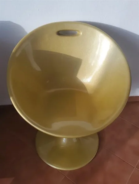 Tirane, shes Shitet tavoline &amp; karrike