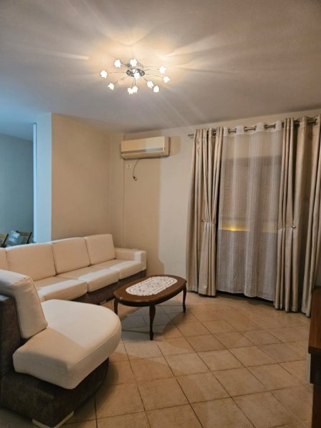 Tirane, jepet me qera apartament 1+1 , 94 m² 500 € (Don Bosko)