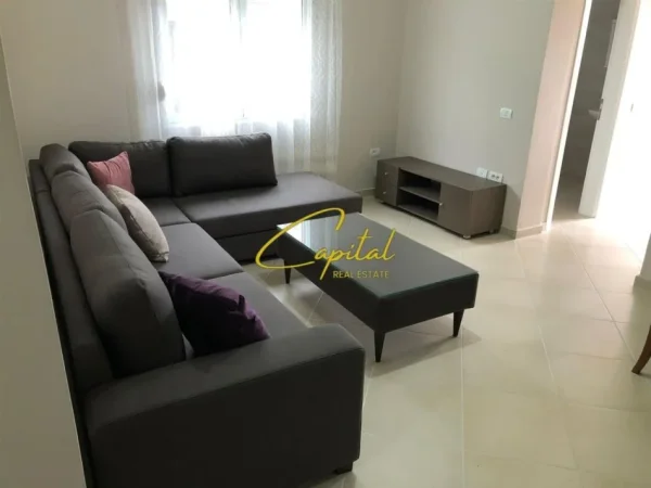 Tirane, jepet me qera apartament 1+1 Kati 1, 70 m² 400 € (MISTO MAME)