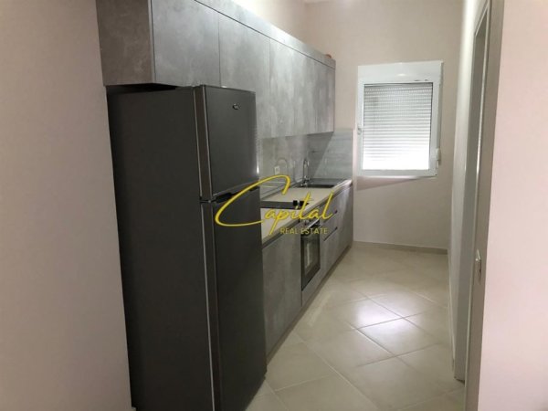 Tirane, jepet me qera apartament 1+1 Kati 1, 70 m² 400 € (MISTO MAME)