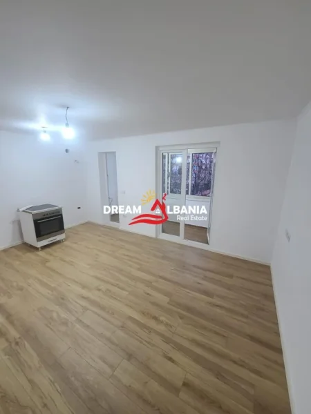 Tirane, jepet me qera apartament 2+1 Kati 1, 90 m² 500 € (ali demi)