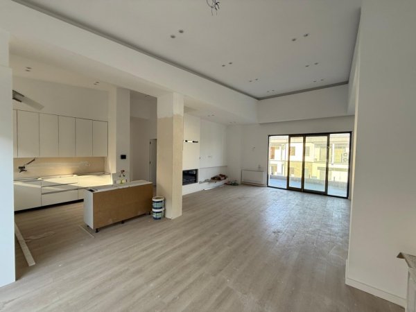 Tirane, shitet apartament+verande | Penthouse 3+1+Aneks+Ballkon Kati 3, 245 m² 430.000 € (Liqeni i Thate)
