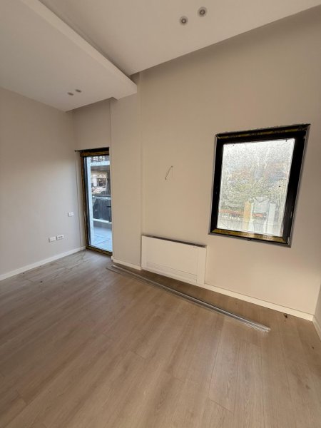 Tirane, shitet apartament+verande | Penthouse 3+1+Aneks+Ballkon Kati 3, 245 m² 430.000 € (Liqeni i Thate)
