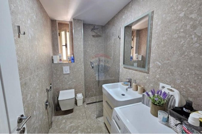 Tirane, jepet me qera 1+1 Kati 3, 60 m² 700 € (Myslym Shyr)