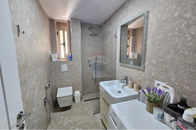 Tirane, jepet me qera 1+1 Kati 3, 60 m² 700 € (Myslym Shyr)