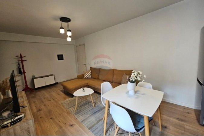 Tirane, jepet me qera 1+1 Kati 3, 60 m² 700 € (Myslym Shyr)