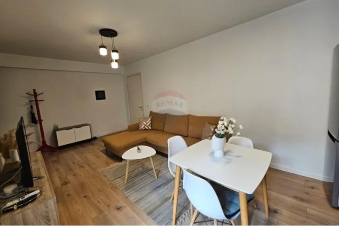 Tirane, jepet me qera 1+1 Kati 3, 60 m² 700 € (Myslym Shyr)