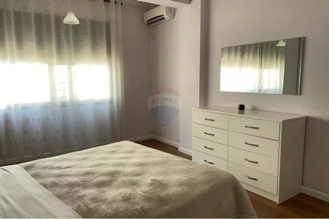 Tirane, jepet me qera apartament , 70 m² 650 € (Bulevardi Zogu I)