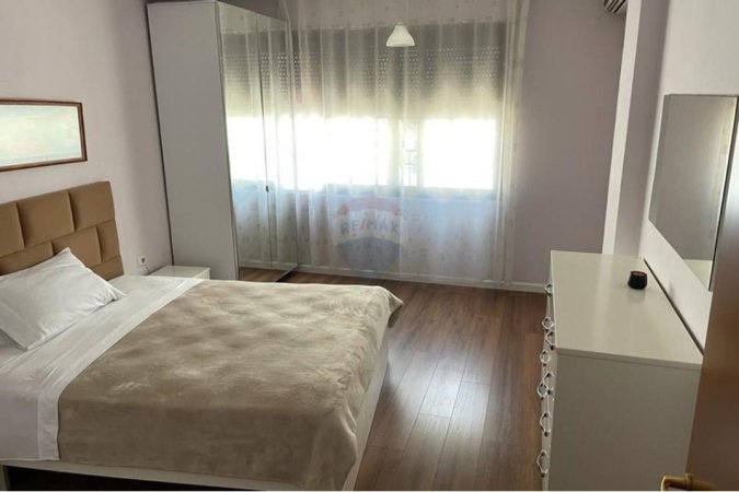 Tirane, jepet me qera apartament , 70 m² 650 € (Bulevardi Zogu I)