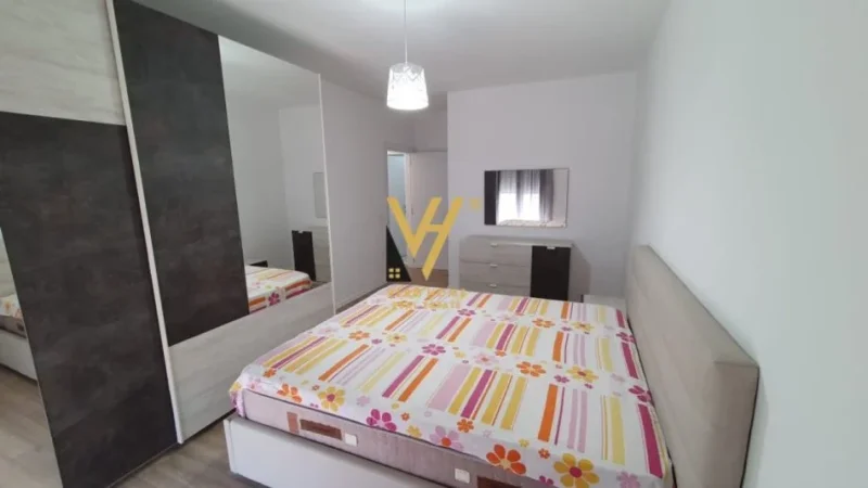 Tirane, jepet me qera apartament 2+1+Ballkon Kati 7, 90 m² 650 € (KINOSTUDIO)