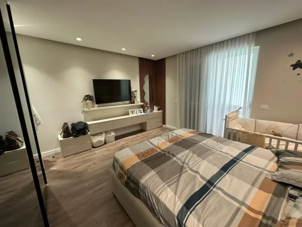 Tirane, shitet apartament 2+1+Aneks+Ballkon Kati 3, 90 m² 190.000 € (kodra e diellit)