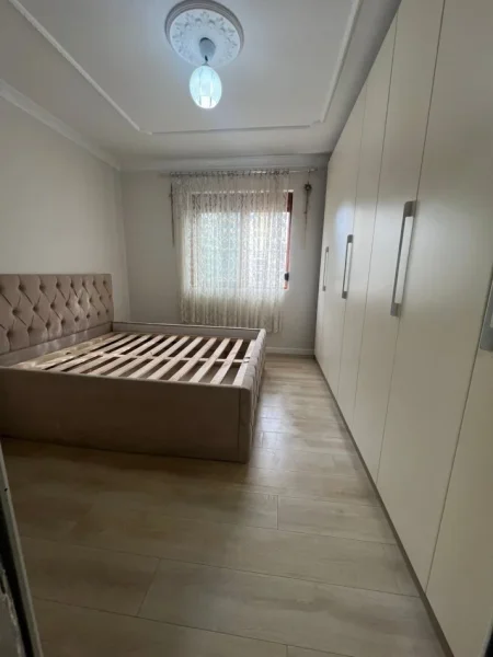 Tirane, shitet apartament 1+1+Ballkon Kati 4, 54 m² 90.000 € (Porcelan, pas UET)