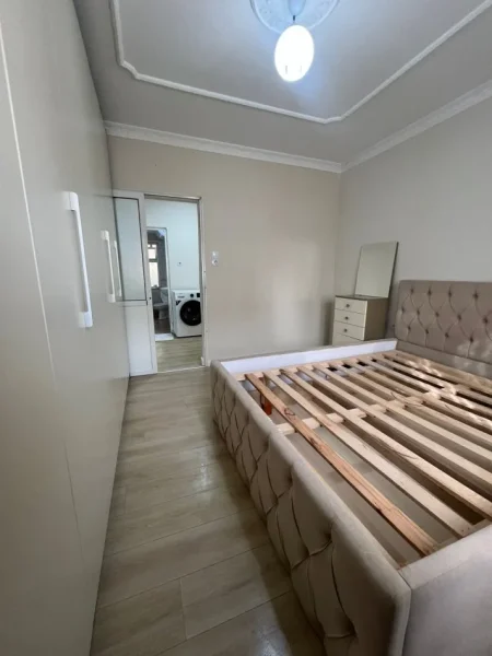 Tirane, shitet apartament 1+1+Ballkon Kati 4, 54 m² 90.000 € (Porcelan, pas UET)