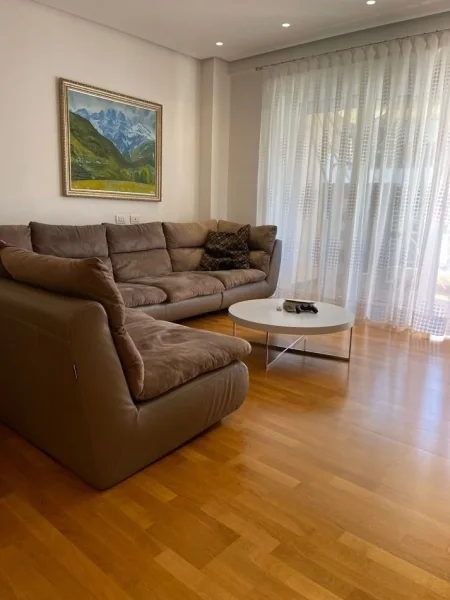 Tirane, shes 2+1+2 Kati 6, 116 m² 240.000 € (Bilal Sina)