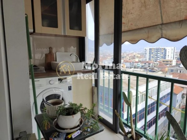 Tirane, jepet me qera apartament 2+1+Ballkon Kati 7, 100 m² 600 € (Rruga 5 MAJI)