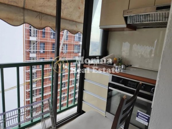 Tirane, jepet me qera apartament 2+1+Ballkon Kati 7, 100 m² 600 € (Rruga 5 MAJI)