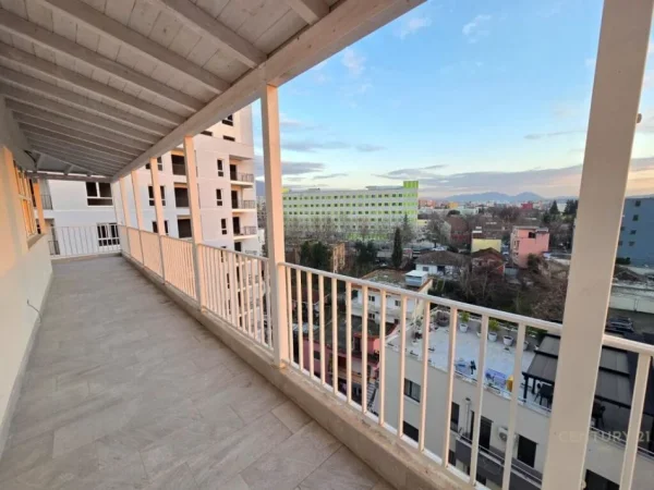 Tirane, shitet apartament duplex Dublex Kati 7, 238 m² 310.000 € (FARMACIA 10)