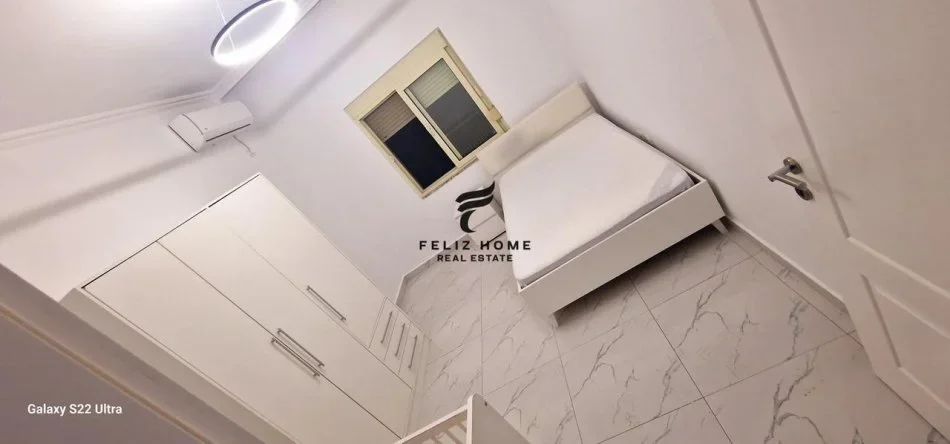 Tirane, jepet me qera apartament 3+1+Ballkon Kati 2, 175 m² 550 € (SAUK)