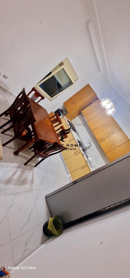 Tirane, jepet me qera apartament 3+1+Ballkon Kati 2, 175 m² 550 € (SAUK)