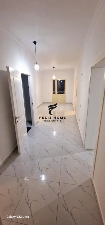 Tirane, jepet me qera apartament 3+1+Ballkon Kati 2, 175 m² 550 € (SAUK)