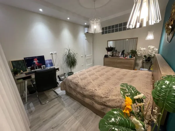 Tirane, shitet apartament 2+1+Ballkon Kati 5, 123 m² (ne Rrugen Myslym Keta)