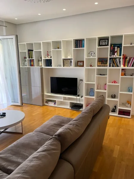 Tirane, shitet 2+1 Kati 6, 115 m² 240.000 € (Kopshtizologjik)