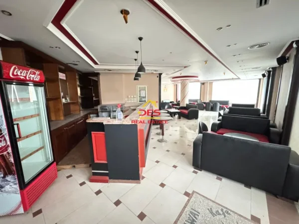 Vlore, jepet me qera ambjent biznesi Kati 2, 230 m² 700 € (Rruga Sulejman Delvina)