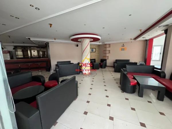 Vlore, jepet me qera ambjent biznesi Kati 2, 230 m² 700 € (Rruga Sulejman Delvina)
