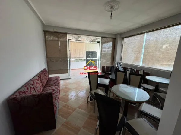 Vlore, jepet me qera ambjent biznesi Kati 2, 230 m² 700 € (Rruga Sulejman Delvina)