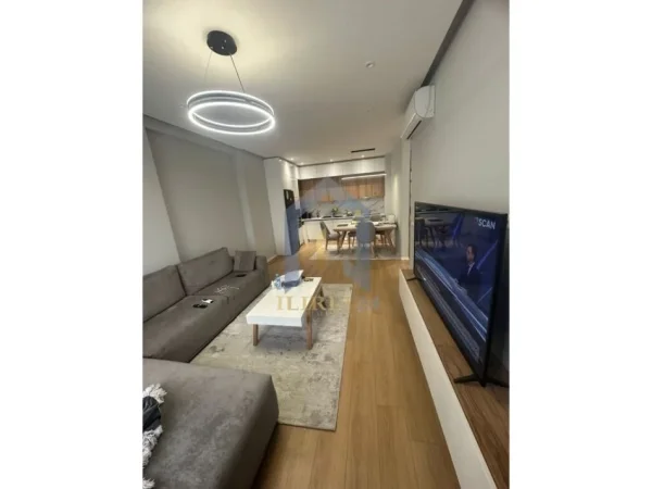 Tirane, shes apartament 2+1+Ballkon Kati 4, 104 m² 155.000 € (Yzberisht)