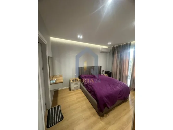 Tirane, shes apartament 2+1+Ballkon Kati 4, 104 m² 155.000 € (Yzberisht)
