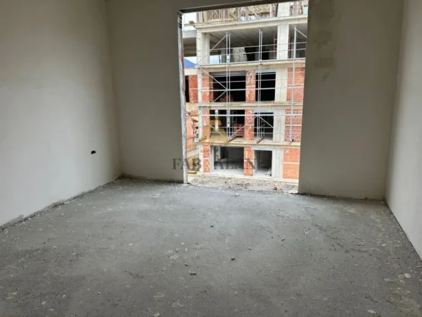 Tirane, shitet apartament 2+1 Kati 6, 99 m² 148.000 € (Porcelan)