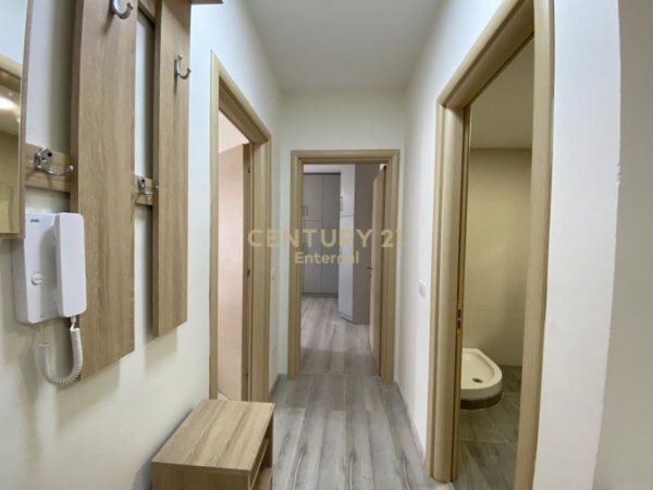 Tirane, jap me qera apartament 2+1 , 95 m² 700 € (Kopshti Botanik Zoologjik)