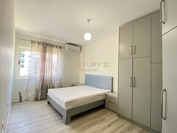 Tirane, jap me qera apartament 2+1 , 95 m² 700 € (Kopshti Botanik Zoologjik)
