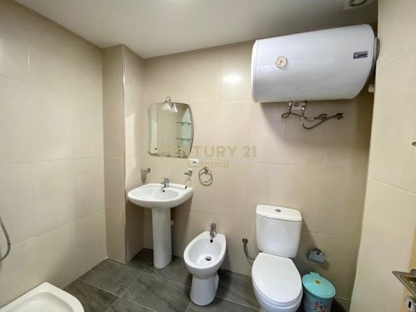Tirane, jap me qera apartament 2+1 , 95 m² 700 € (Kopshti Botanik Zoologjik)
