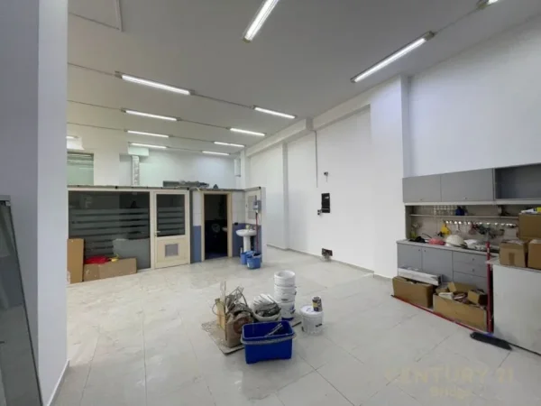 Tirane, shitet ambjent biznesi , 189 m² 750.000 € (Kompleksi Delijorgji)