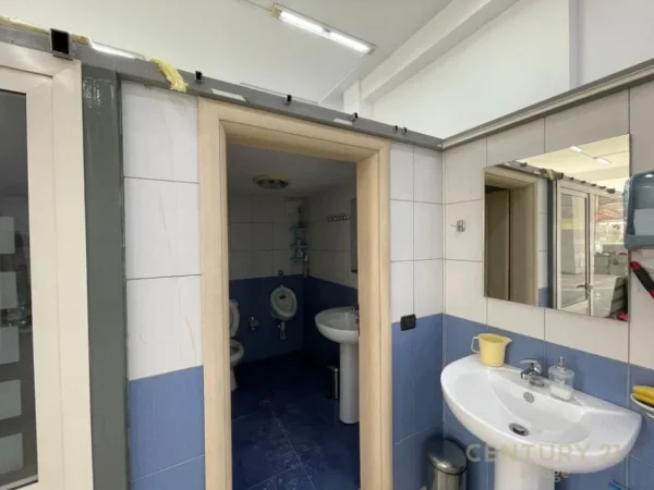 Tirane, shitet ambjent biznesi , 189 m² 750.000 € (Kompleksi Delijorgji)