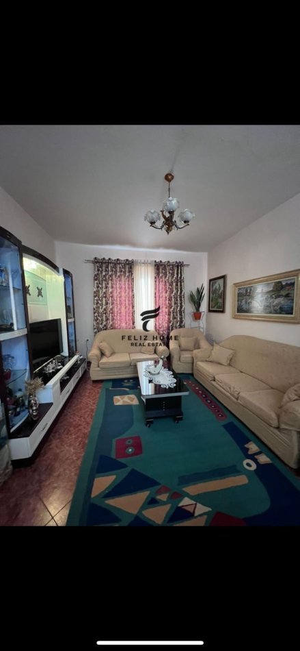 Tirane, jepet me qera apartament 2+1 Kati 1, 120 m² 450 € (LAPRAK)
