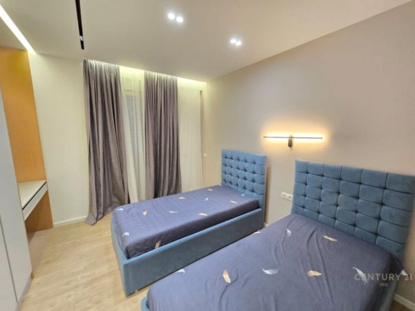 Tirane, jap me qera apartament 2+1+2+ 2 POSTE PARKIMI , 140 m² 1.300 € (Liqeni i Thatë)