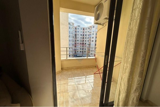 Tirane, jepet me qera 2+1+Ballkon Kati 5, 80 m² 400 € 