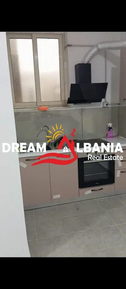 Tirane, shitet apartament 1+1+Ballkon Kati 2, 83 m² 80.000 € (Ne Fresk, ne Rrugen Muhamet Deliu, pran Spar)