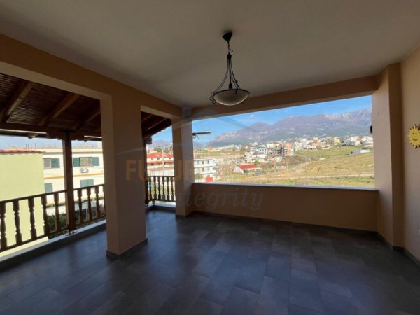 Tirane, jepet me qera Duplex Kati 2&3, 155 m² 1.100 € (Ali Demi)